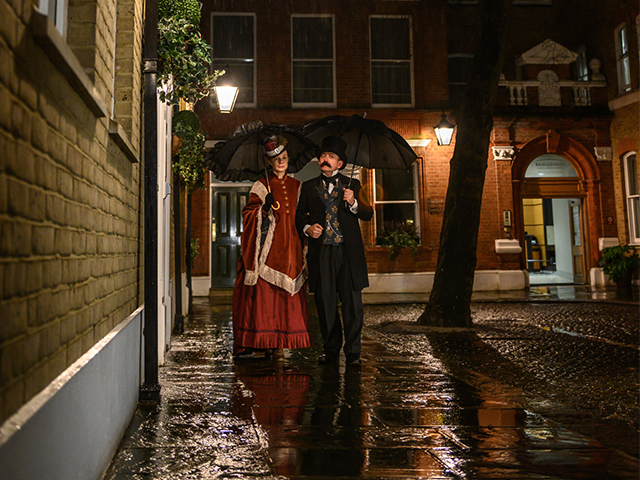 Victorian photowalk on the historic streets of York with re-enactors